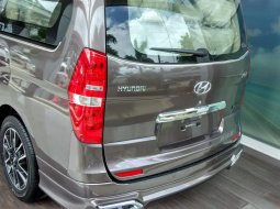 Hyundai H-1 2.5 CRDi 2017 MPV Automatic 3