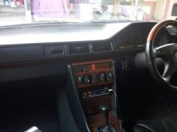 Jual cepat 1991 Mercedes-Benz 300CE 4