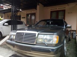 Jual cepat 1991 Mercedes-Benz 300CE 6