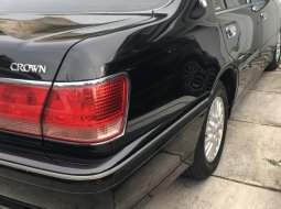 Toyota Crown 3.0 Royal Saloon 2002 Automatic 1