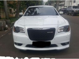 Chrysler 300C SRT8 2013 Sedan 6