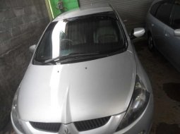 Mitsubishi Grandis GT 2005 Silver Automatic 2