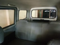 Daihatsu Gran Max D 2012 Van 4