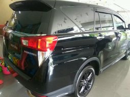 Toyota Innova Venturer 2018 3