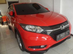 Honda HR-V 1.5 NA Merah 2015 2