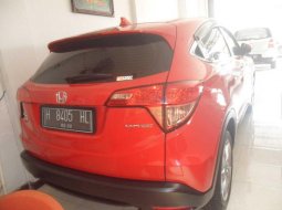 Honda HR-V 1.5 NA Merah 2015 4