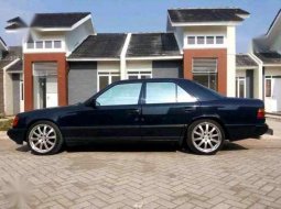 Jual Mercedes-Benz 200E 1988 8