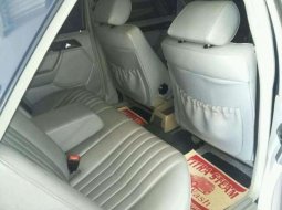 Jual Mercedes-Benz 200E 1988 3