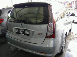 Mitsubishi Grandis 2.4 Automatic 2010 2