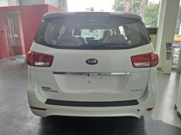 Kia Grand Sedona Ultimate 2018 6