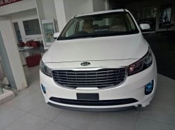 Kia Grand Sedona Ultimate 2018 7