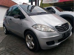 Jual Mobil Mercedes-Benz A150 2005 Jawa Timur 8