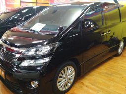 Toyota Vellfire ZG 2012 1