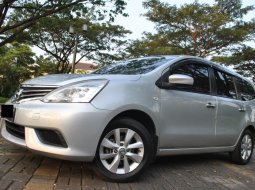 Nissan Grand livina SV 2015 MT ,  2