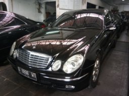 Mercedes-Benz 260E 2003 2