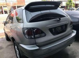Toyota Harrier 2002 Automatic 3