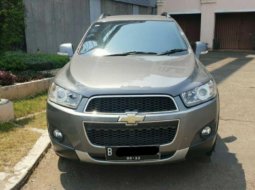 Chevrolet Captiva Pearl White 2012 SUV 12