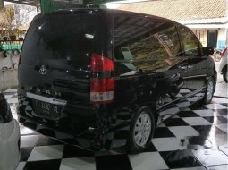 Dijual mobil Toyota Previa  2006 Minivan 4