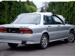 Mitsubishi Eterna 1990 Sedan 4