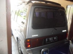 Mazda E2000 Van MT Tahun 2000 Manual 4