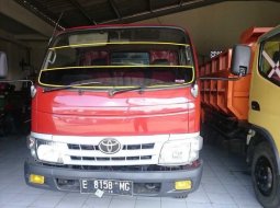 Toyota Dyna 115ST 3.7 Manual 2011 Merah 5