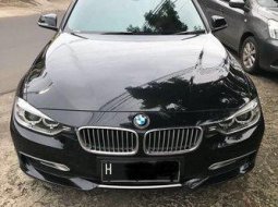 BMW 320d Luxury F30 2014 5