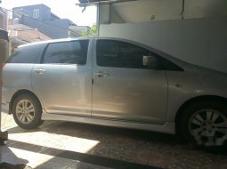  Toyota Wish 2004 MPV 3