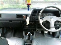 Nissan Sentra Tahun 1990 Bagus 5