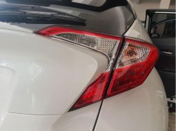 Toyota C-HR 2018 SUV 4