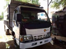 Isuzu Colt 77 PS 2012 3