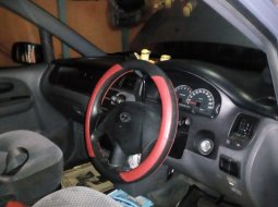 Jual Hyundai Trajet GLS 2000  3