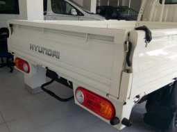 Jual mobil Hyundai H-100 2017 Jawa Barat 2
