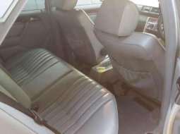 Jual mobil Mercedes-Benz 230E MT Tahun 1991 Manual 1