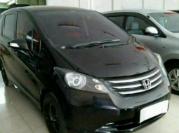 Jual mobil Honda Freed PSD AT Tahun 2002 Automatic 1