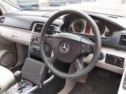 Mercedes-Benz B180 2010 7