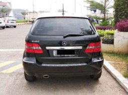 Mercedes-Benz B180 2010 5