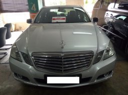 Mercedes-Benz E250 1.8 Automatic 2010 Dijual