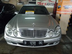 Mercedes-Benz 260E Tahun 2005 1