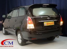 Toyota Innova 2010  2