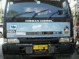 1998 Nissan UD Truck Dijual  4