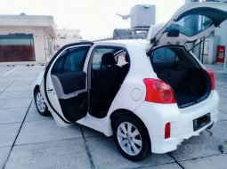 Toyota Yaris E 2013 Hatchback dijual 3