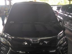 Jual mobil Toyota Voxy 2018 1