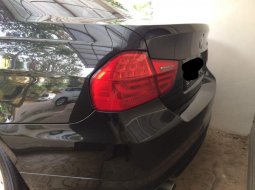 BMW 325i E90 L6 Automatic 2010 2