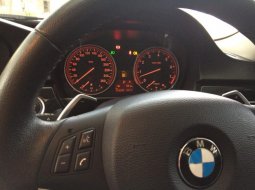 BMW 325i E90 L6 Automatic 2010 5