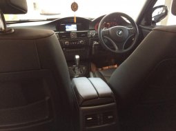 BMW 325i E90 L6 Automatic 2010 6