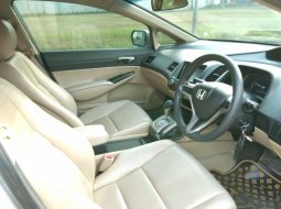 Honda Civic 1.8 i-VTEC 2010 dijual 4