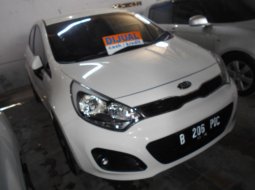 Kia Rio 1.4 Automatic 2013 3