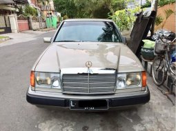 Mercedes-Benz 300E 1987 dijual 5