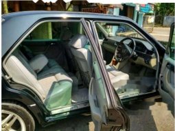 Mercedes-Benz 300E W124 3.0 Automatic 1990 Sedan Dijual 2