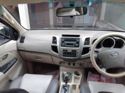 Toyota Fortuner 2,7 V 2008  4